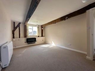 Living room 2(a).jpg