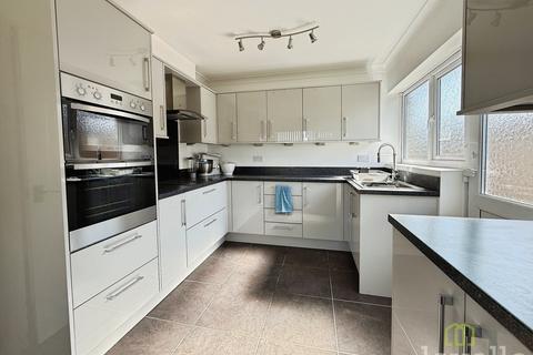 3 bedroom bungalow for sale, Waverley Avenue, Lincoln LN6