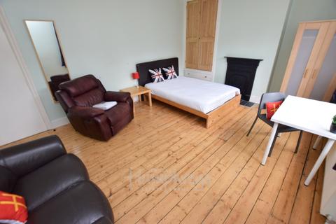 1 bedroom in a house share to rent, Colwyn Road, Northampton NN1