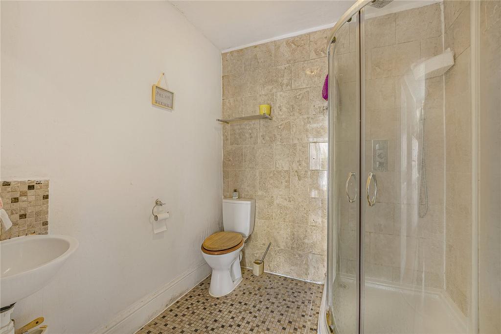 Ground Flr Shower