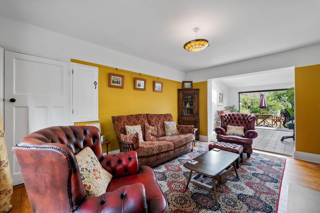 LOUNGE 05.jpg
