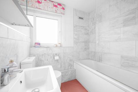 1 bedroom flat for sale, Bartholomew Close, London