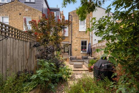 undefined, Farmer Road, London, E10