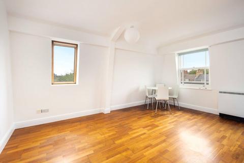 24 Hanover Place, London, E3 4QD