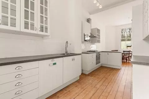 3 bedroom flat to rent – pohled 4