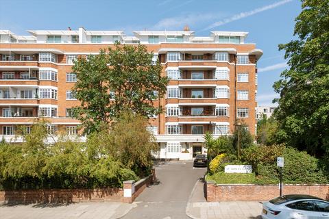 3 bedroom flat for sale, St James's Close, St John's Wood NW8
