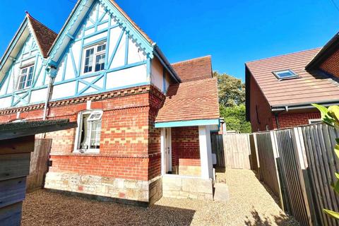 undefined, Old Road, East Cowes