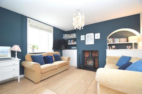 2 bedroom semi-detached house for sale, Old Road, East Cowes