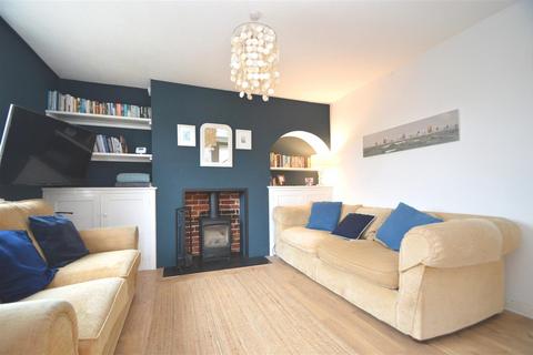 2 bedroom semi-detached house for sale, Old Road, East Cowes