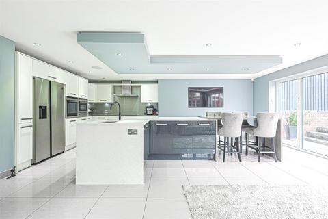 5 bedroom detached house for sale, Wood Lane, Hockley SS5