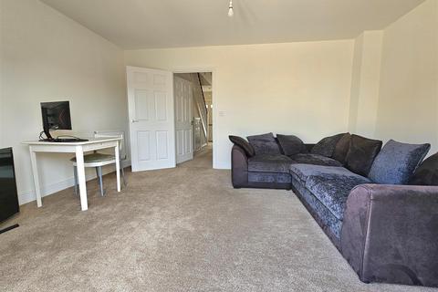 30 Millstone Way, Gloucester, GL1 5QW