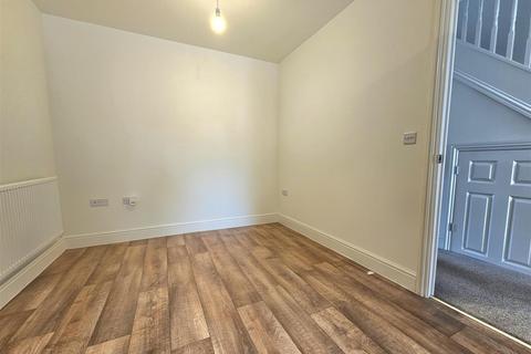 30 Millstone Way, Gloucester, GL1 5QW