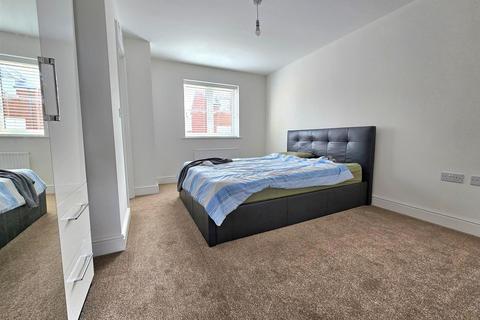 30 Millstone Way, Gloucester, GL1 5QW