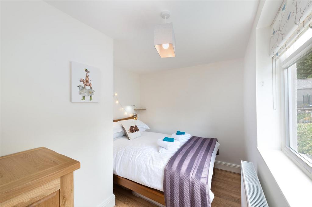 07-Bedroom-2.jpg