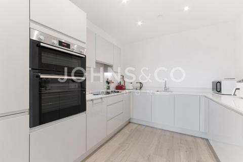 3 bedroom apartment for sale, Tyburn Gardens Peto Street North, Canning Town, E16