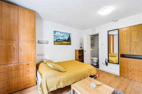 Studio to rent, Penywern Road, London, SW5