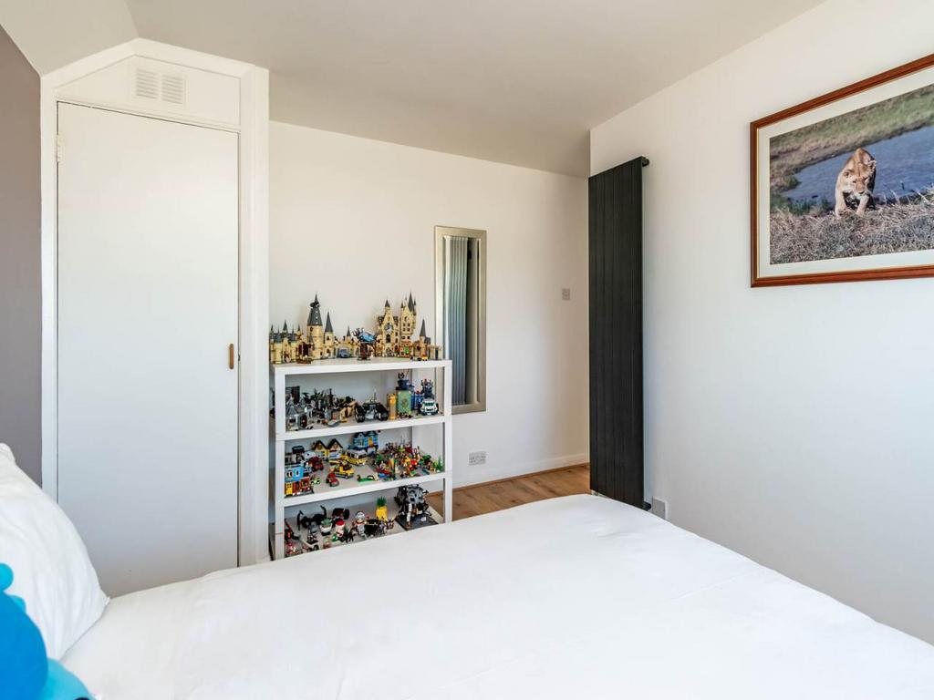 63881 42-Thomson Cres