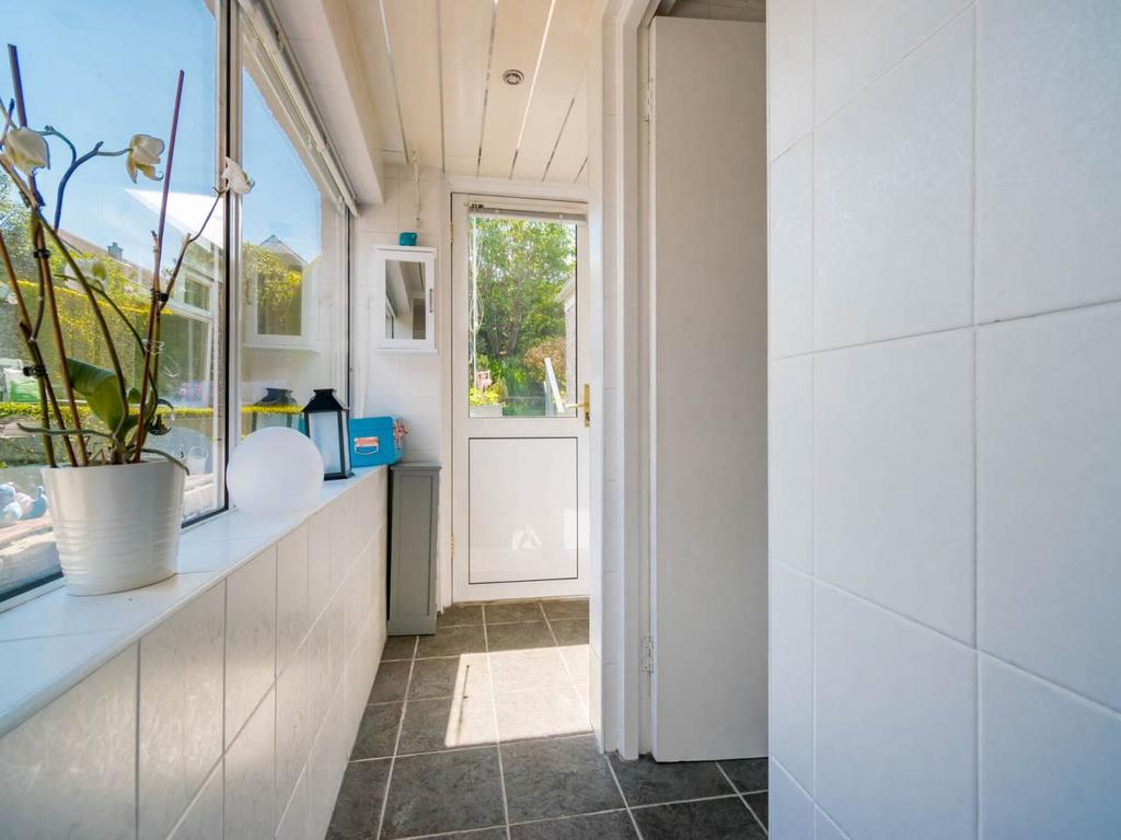 63881 42-Thomson Cres