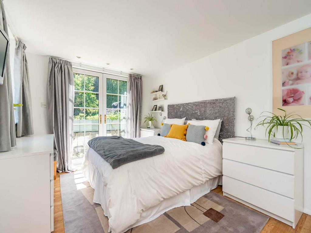 63881 42-Thomson Cres