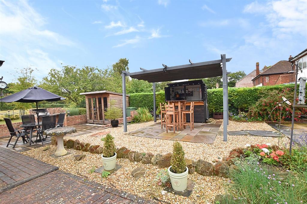 Alresco entertaining area