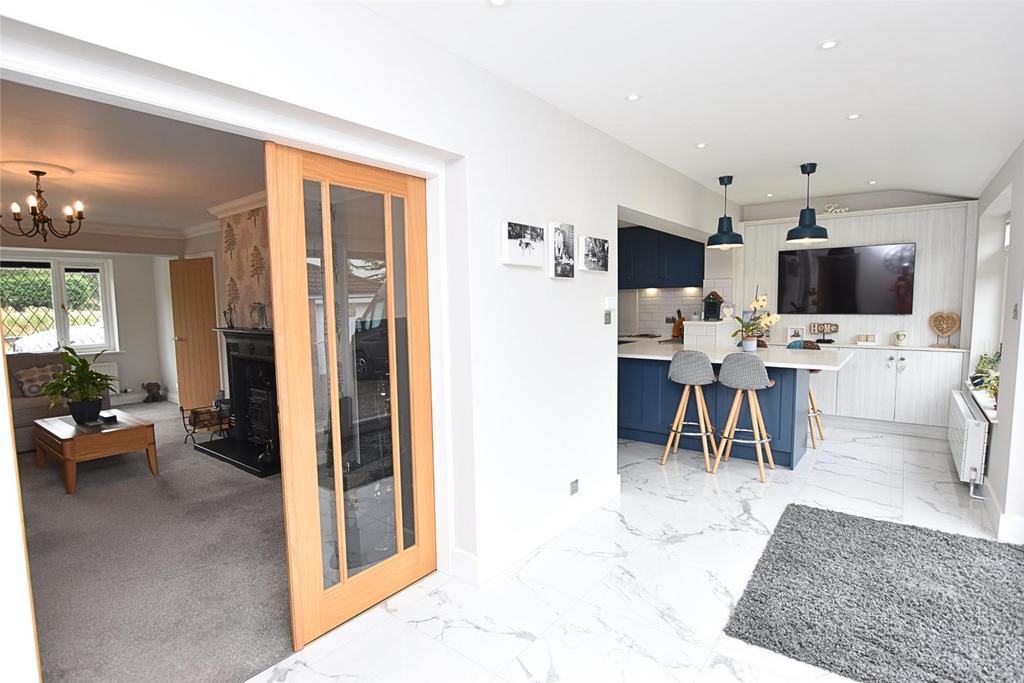 Living dining kitchen