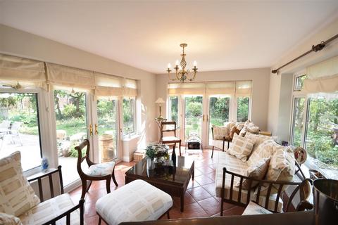 4 bedroom detached house for sale, Front Street, Barnby in the Willows, Newark