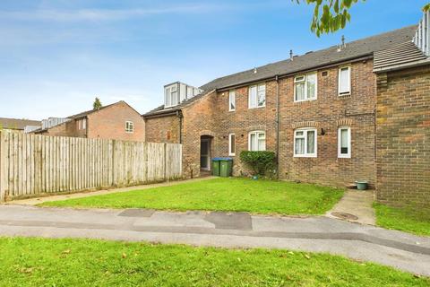 undefined, Roebuck Close, Horsham RH13