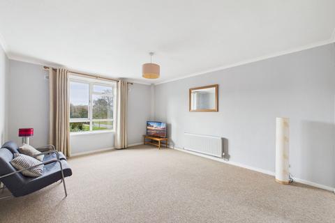 2 bedroom flat for sale, Roebuck Close, Horsham RH13