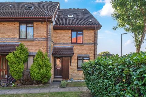 2 bedroom apartment for sale, Lawrence Close, Guildford, GU4