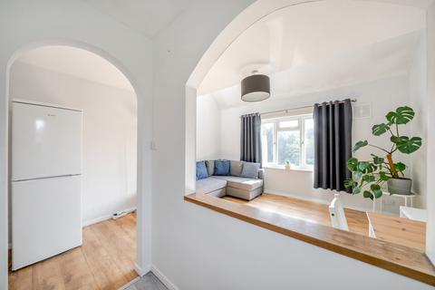 2 bedroom apartment for sale, Lawrence Close, Guildford, GU4