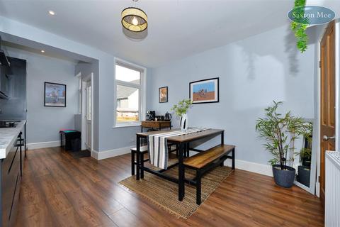 150 Lydgate Lane, Sheffield, S10 5FP