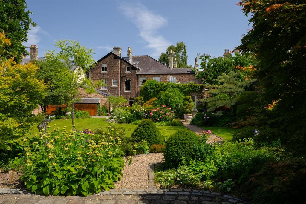 Rear Elevation & Garden