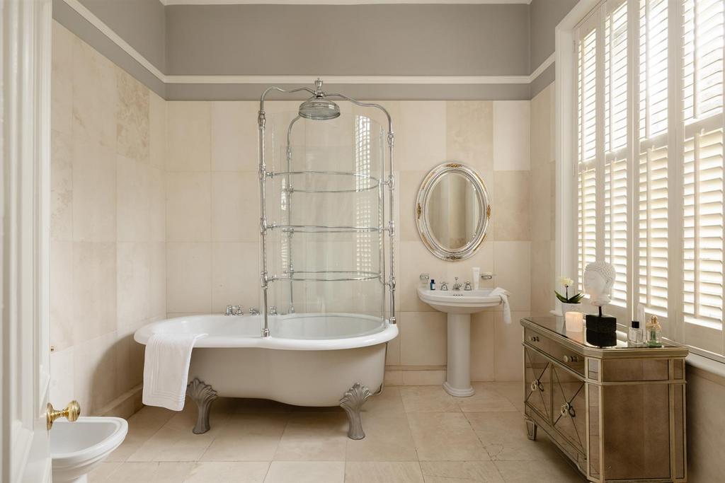 Principal Bedroom Suite