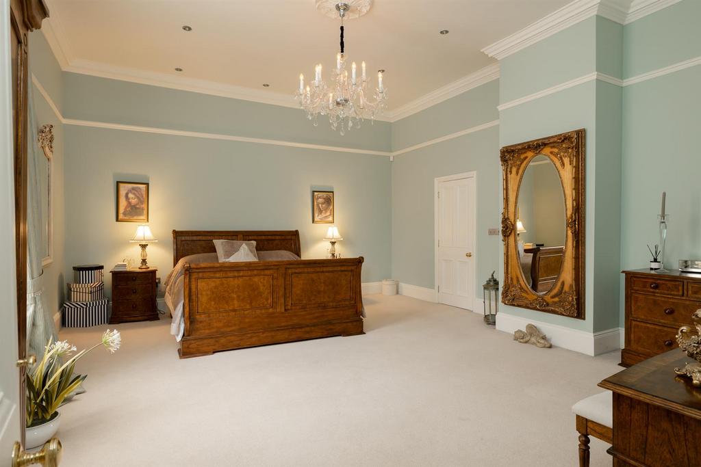 Bedroom 2 Suite