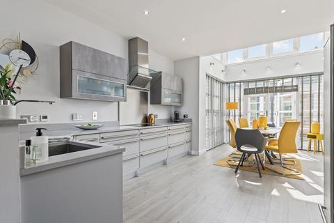 4 bedroom detached house for sale, Stirling Road, Larbert FK5