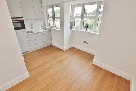 undefined, London Road, Romford, RM7