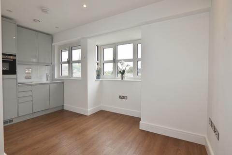 undefined, London Road, Romford, RM7