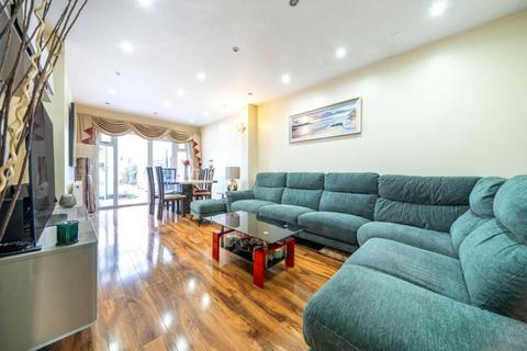 5 bedroom semi-detached house for sale, Maple Road, Hayes, UB4 9LR