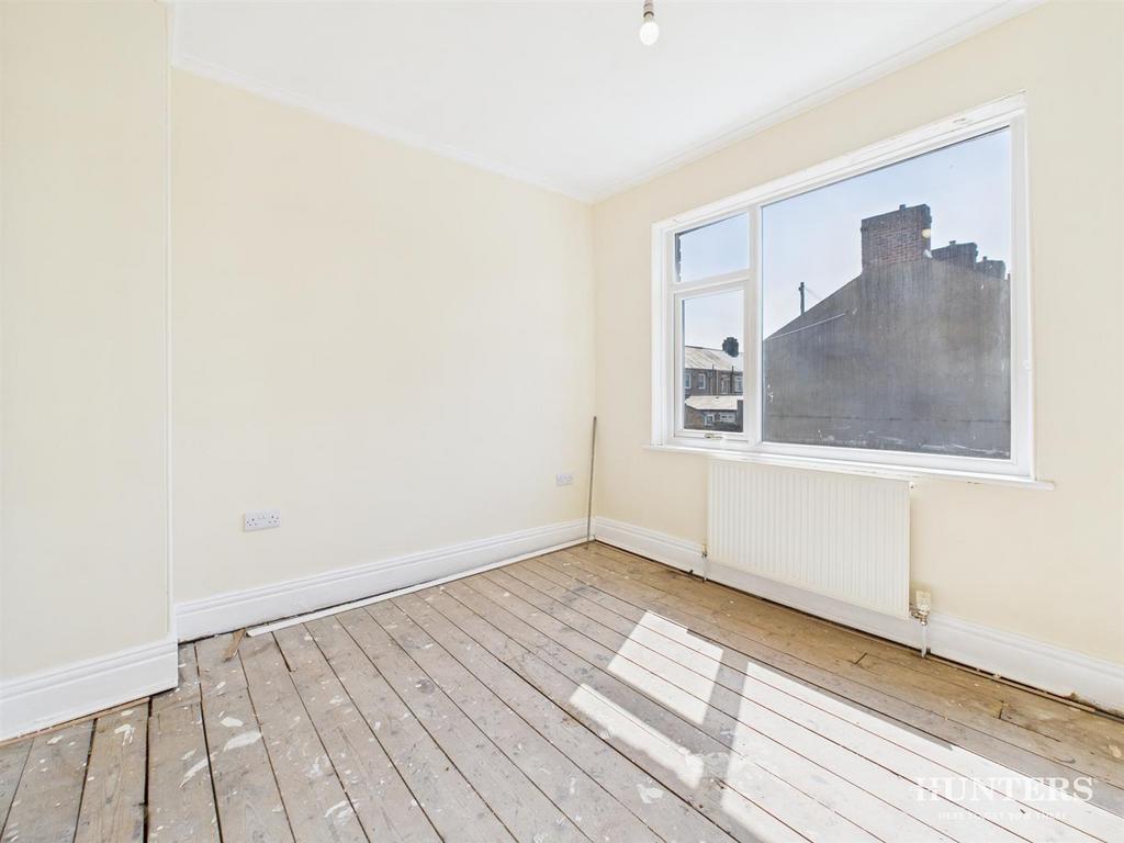 CAM03792 G0-PR0304-STILL004.jpg