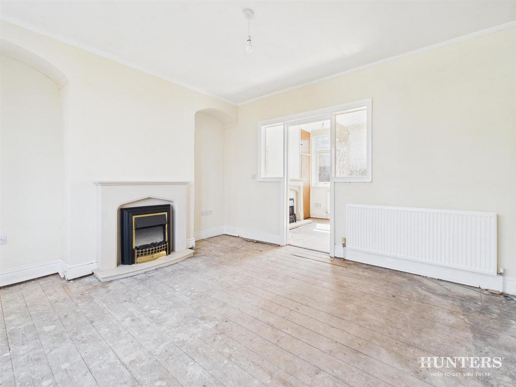 CAM03792 G0-PR0304-STILL008.jpg