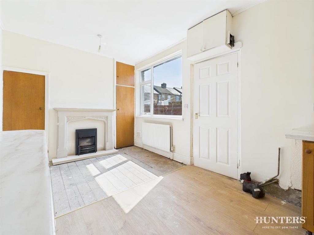 CAM03792 G0-PR0304-STILL011.jpg