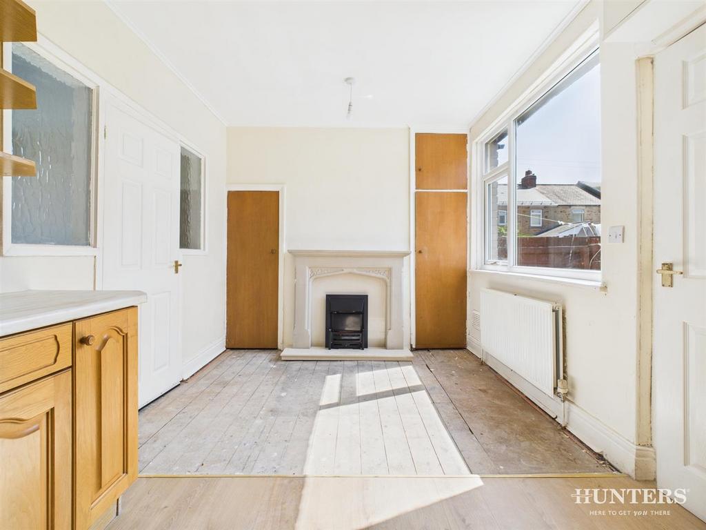 CAM03792 G0-PR0304-STILL012.jpg