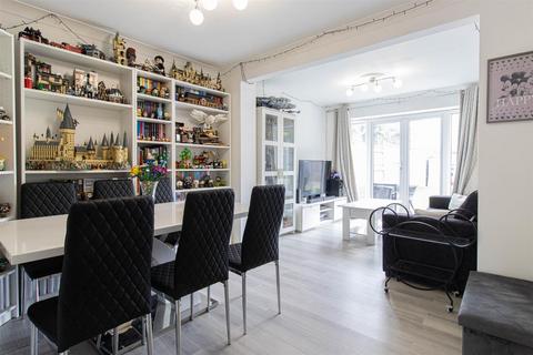 undefined, Daltons Fen, Basildon SS13