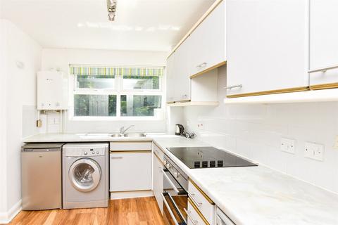 2 bedroom flat for sale, Manning Close, East Grinstead, West Sussex