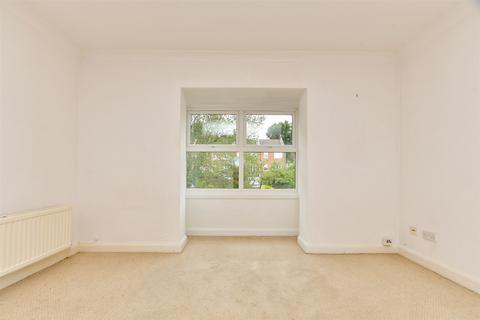 2 bedroom flat for sale, Manning Close, East Grinstead, West Sussex