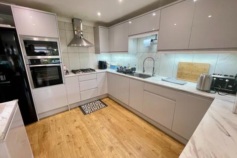 3 bedroom semi-detached house for sale, Sundon Park Road, Luton, Bedfordshire, LU3 3AD