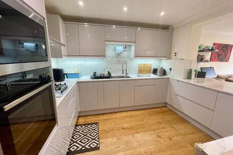 3 bedroom semi-detached house for sale, Sundon Park Road, Luton, Bedfordshire, LU3 3AD