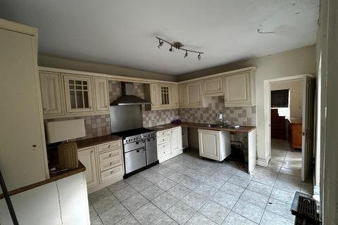 undefined, High Street, Wollaston, DY8 4NJ