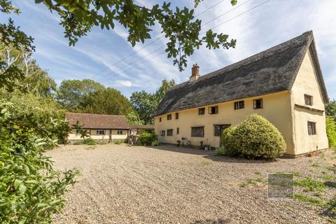 5 bedroom detached house for sale, Wymondham Road, Norwich NR16