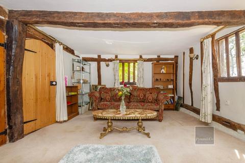 5 bedroom detached house for sale, Wymondham Road, Norwich NR16